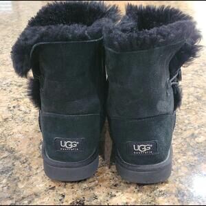 UGG Bailey Button Women's 6 US 36 EU 5991Y Black Suede Short Warm Boots Shoes